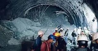 এখনও উদ্ধার হয়নি টানেলে আটকা ৪০ শ্রমিক
